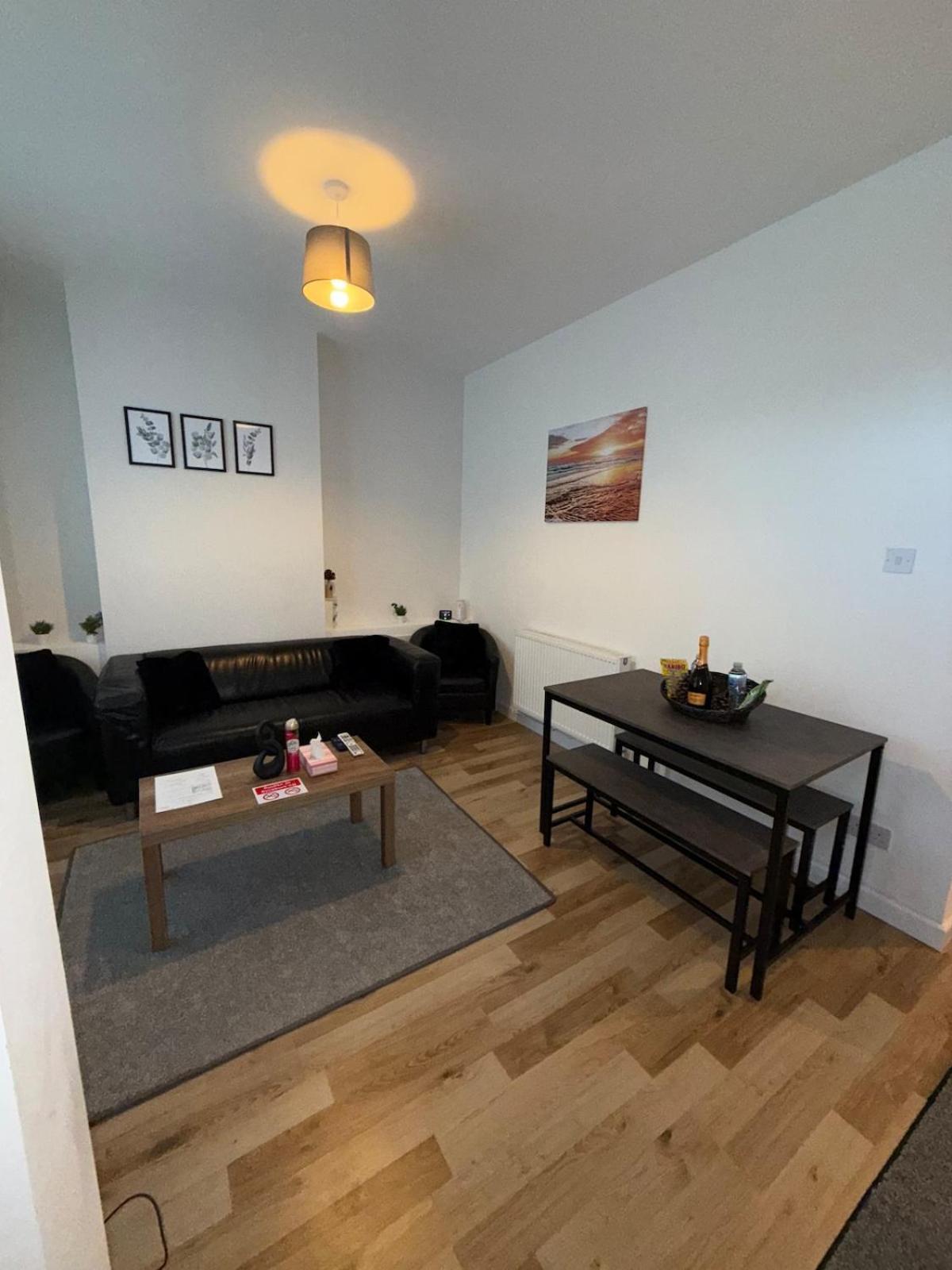 Charming 3-Bedroom House Cardiff Extérieur photo